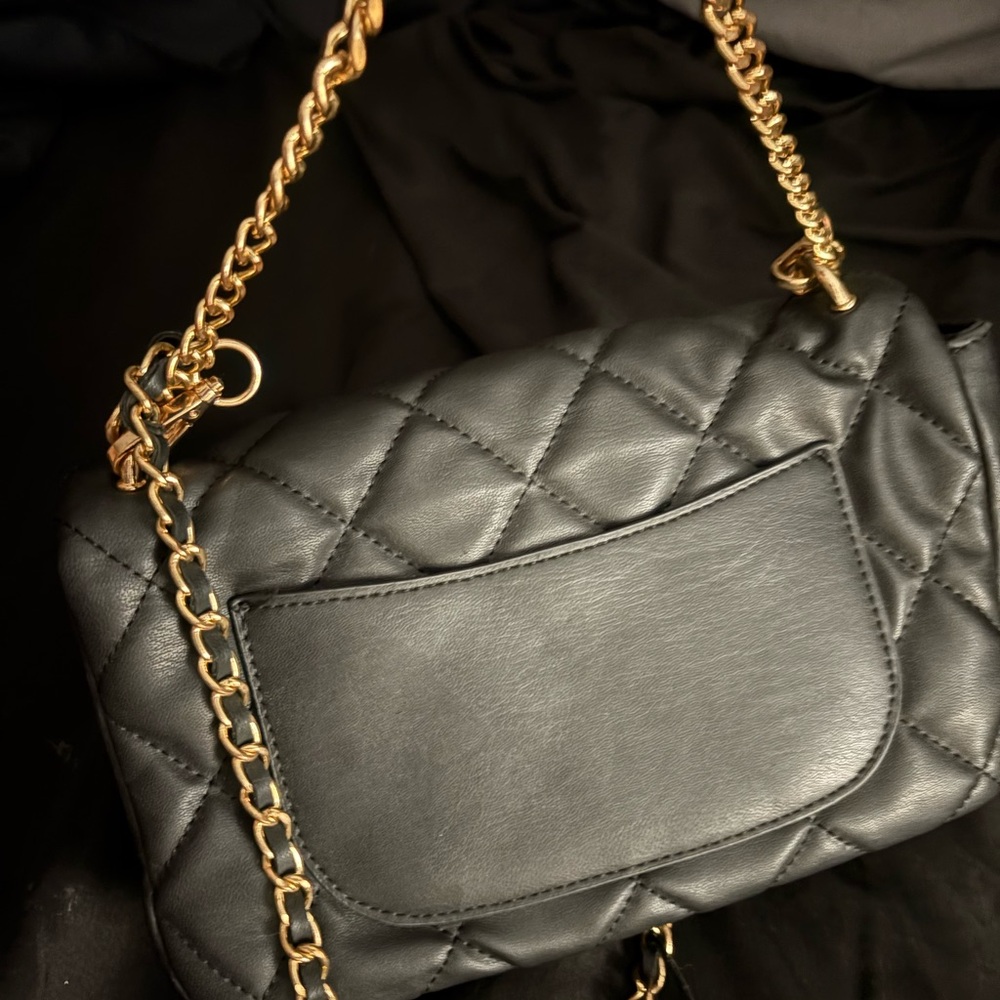 Elegant Black Quilted Chain Shoulder Bag